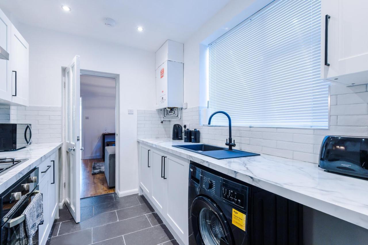 3 Bedroom House Manchester Hosted By Mcr Dens Exterior foto