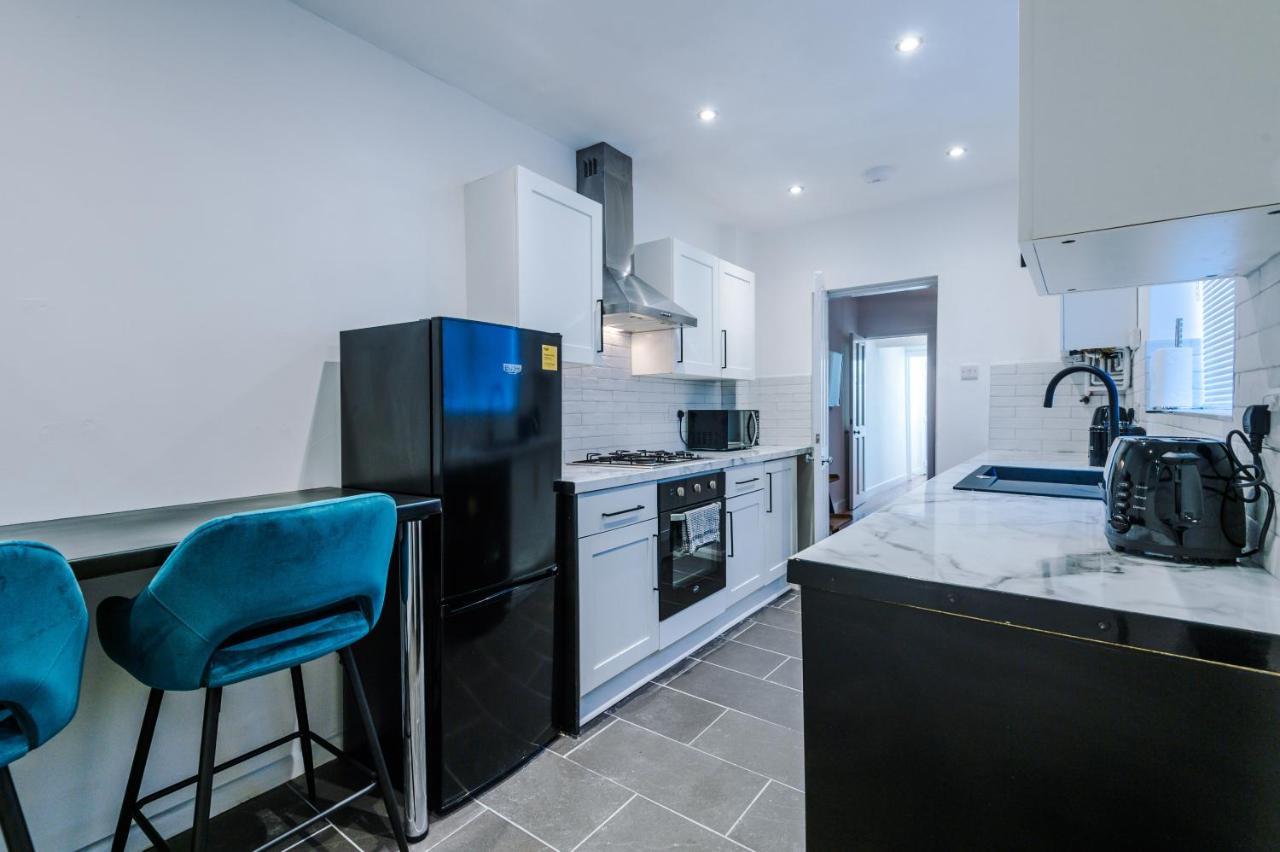 3 Bedroom House Manchester Hosted By Mcr Dens Exterior foto