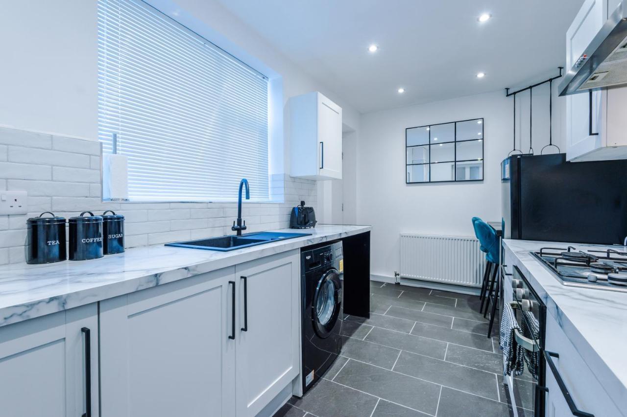 3 Bedroom House Manchester Hosted By Mcr Dens Exterior foto
