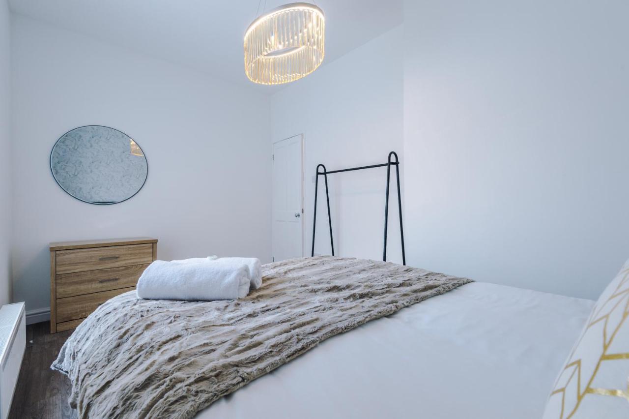 3 Bedroom House Manchester Hosted By Mcr Dens Exterior foto