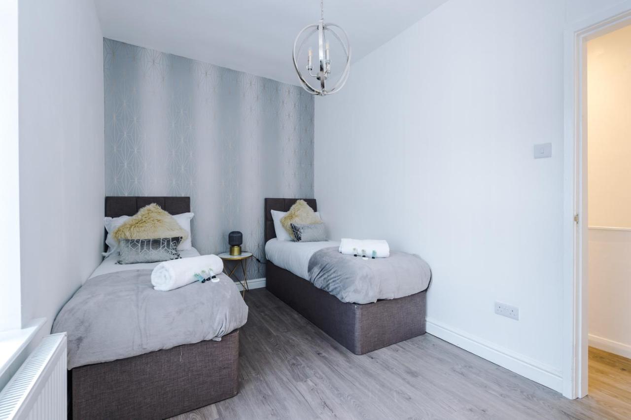 3 Bedroom House Manchester Hosted By Mcr Dens Exterior foto