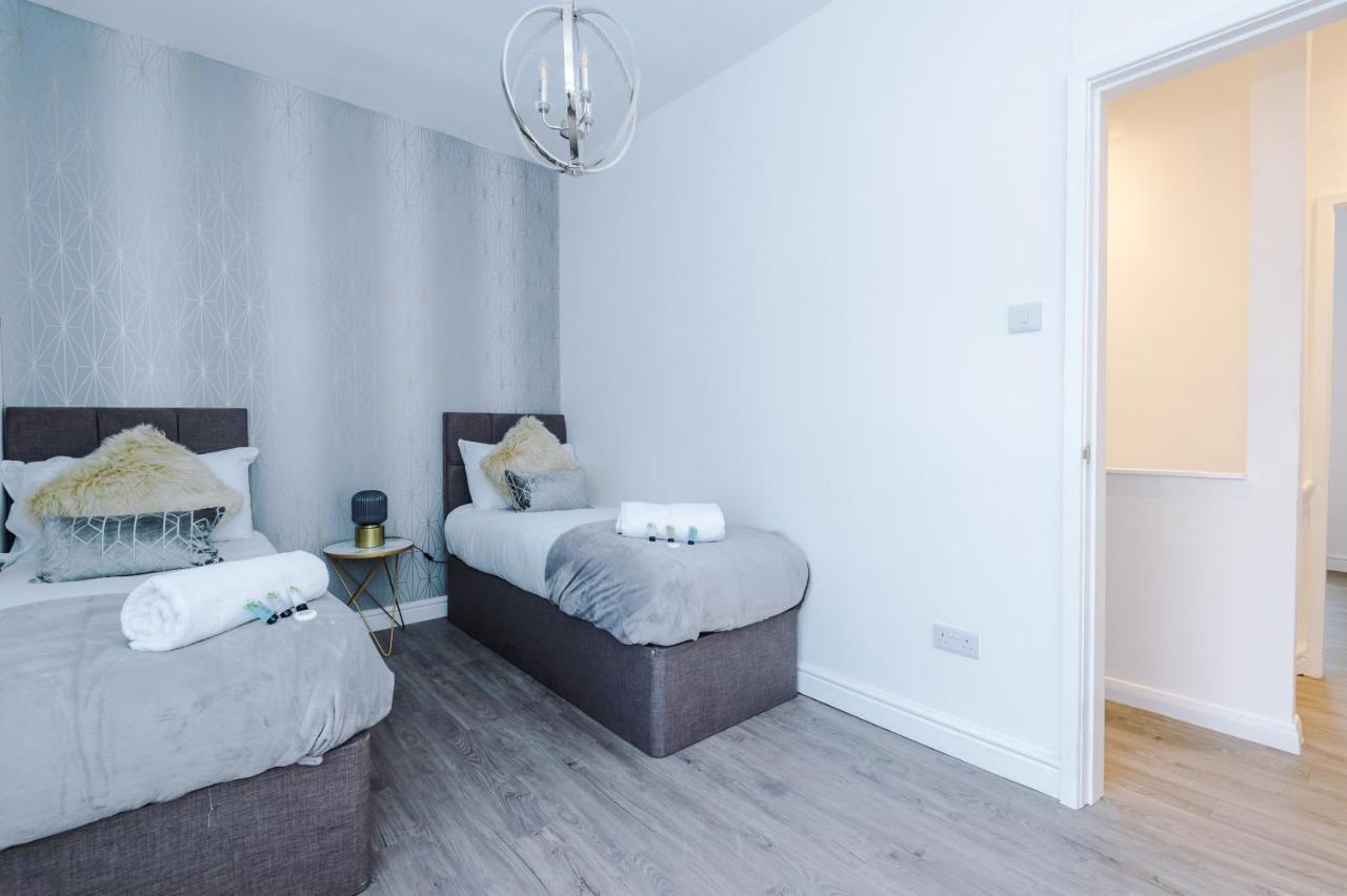 3 Bedroom House Manchester Hosted By Mcr Dens Exterior foto